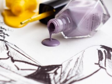 yellow and black paint brush