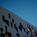 a building that has a lot of windows on it